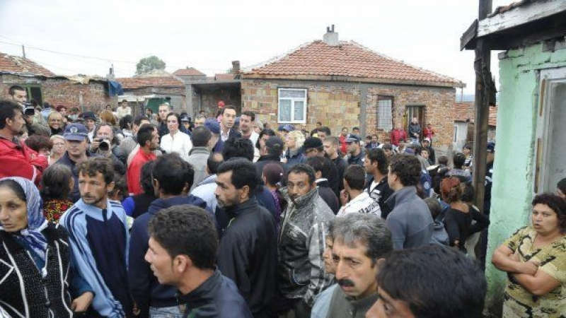 Общинари се задействаха в ромската махала в Асеновград, ето какво свършиха