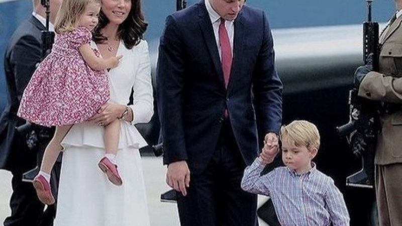 Пълният блясък на кралското семейство - Уилям, Кейт, Джордж и Шарлот (СНИМКИ)