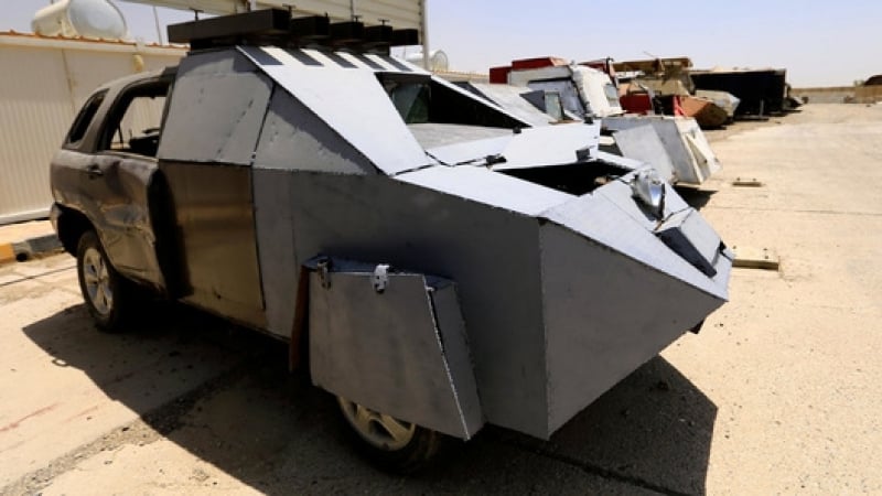 В освободения Мосул показаха автомобилите на ИДИЛ, сеещи смърт в самоубийствени атентати (СНИМКИ)
