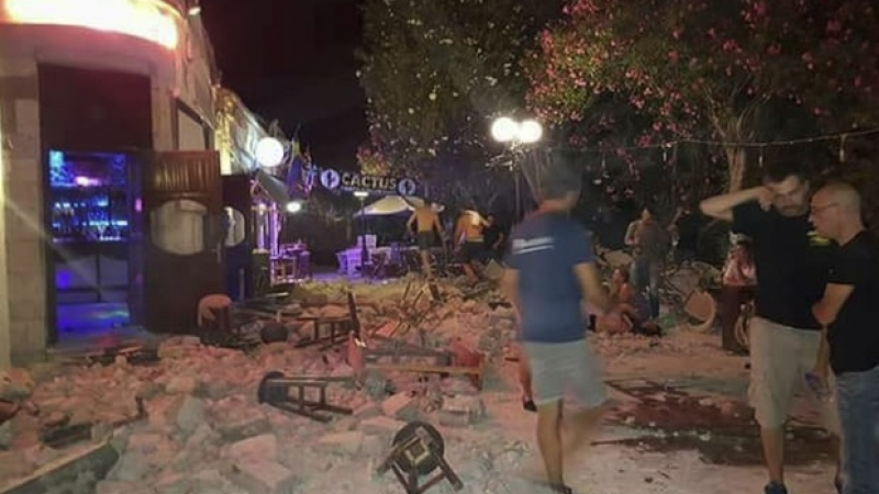 The Guardian: Поне 100 са ранени в земетресението от 6,7 по Рихтер в Турция и Гърция, жертвите засега само 2