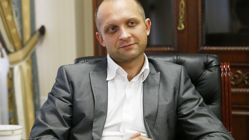  Украински депутат след мегаподкуп: Който не може да си купи два iPhone-а наведнъж, е голо*ъзец