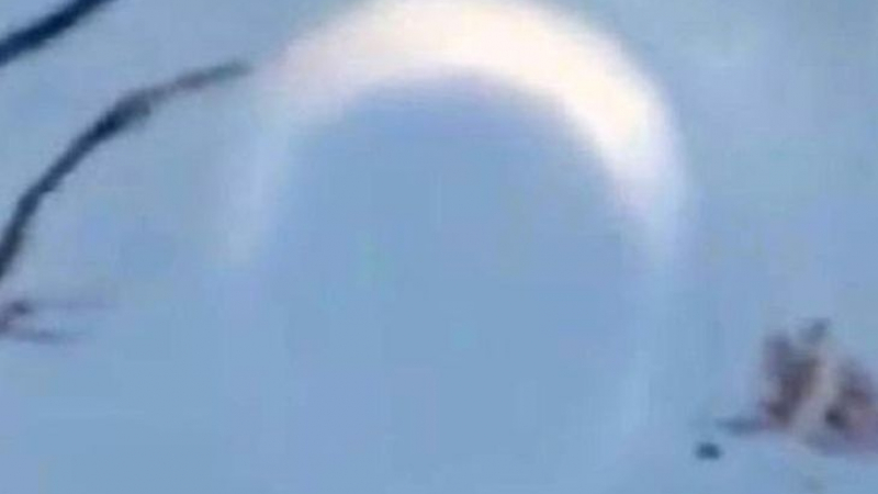 Мистериозно ВИДЕО показва НЛО с формата на Луната в небето
