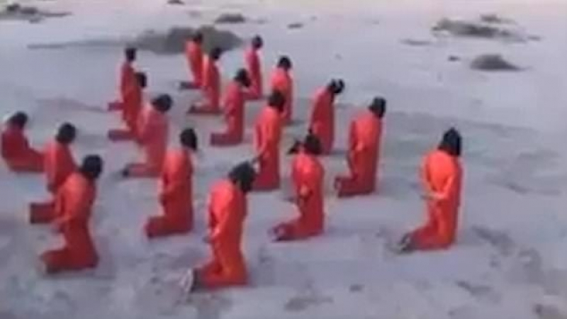 Екзекутираха джихадисти от "Ислямска държава" в техния зловещ собствен стил (СНИМКИ/ВИДЕО 18+)