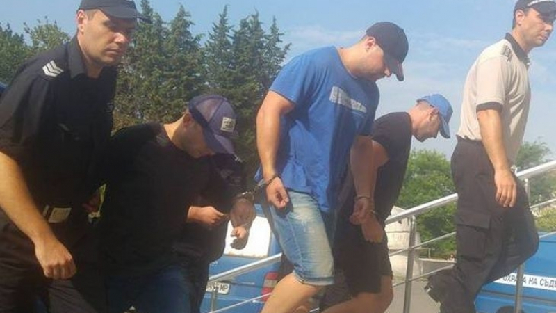 Бандата на Рочата и Джендов с тежка охрана в Съдебната палата на Бургас (СНИМКА)