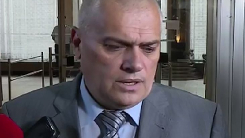 Вътрешният министър съобщи гореща новина за Никодимов и заговори за криминални контингенти извън София