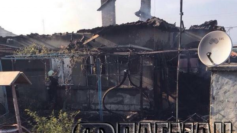 Кметът на Карнобат с много лоши новини за огнения ужас в Церковски (СНИМКИ)