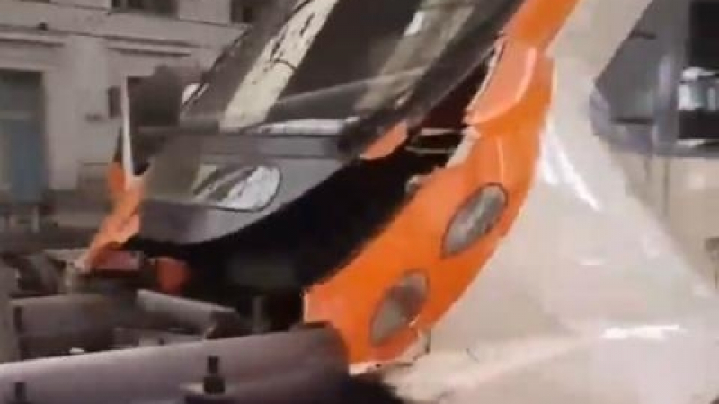 Тежка влакова катастрофа в Барселона! Пострадалите са десетки (ВИДЕО)