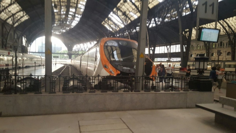 МВнР обяви има ли пострадали българи при тежката влакова катастрофа в Барселона