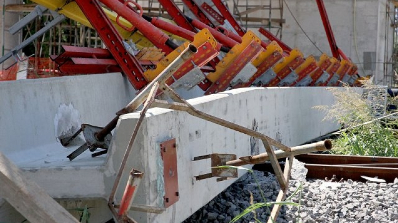 Потресаващи кадри! Стана ясно кой е загиналият работник, премазан от 20-тонна греда край Пловдив (СНИМКИ/ВИДЕО 18+)