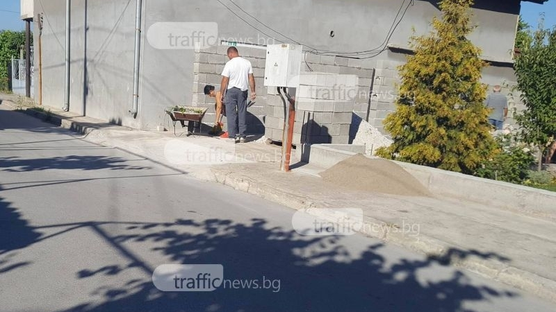 Междусъседски войни! Зазидаха прозорците на 75-годишна жена в Стамболийски (СНИМКИ)
