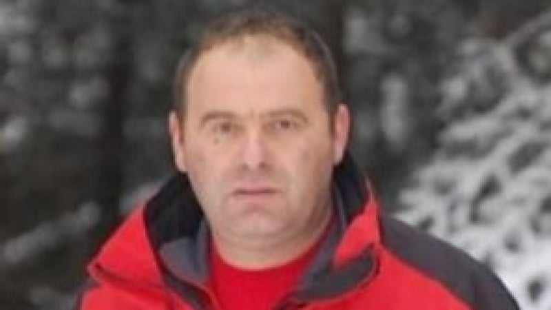 Кмет с инфаркт избяга от болницата в Дупница, за да спаси моторджията Евгени Георгиев-Гецата, намерил го посинял на пътя