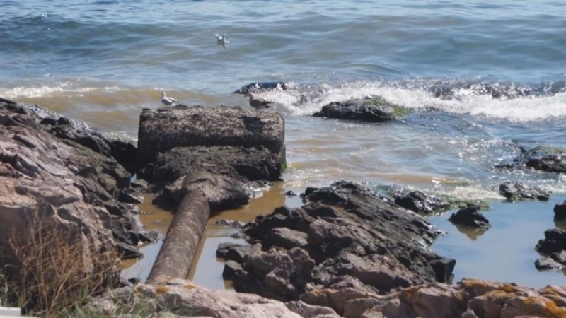 Ето какво се случва с изливането на отпадни води на созополския бряг