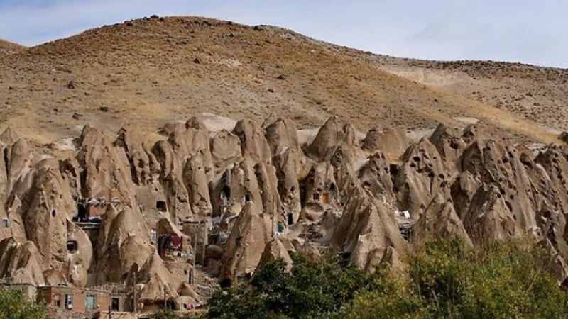 В това иранско село живеят във вулканични скали (СНИМКИ)