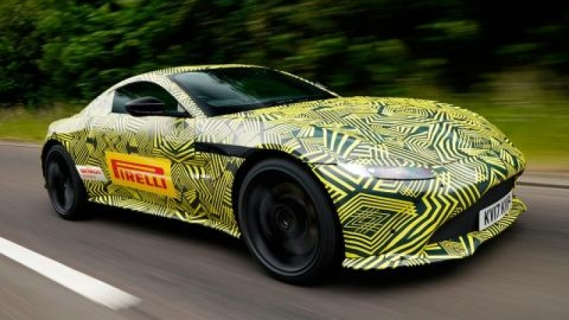 Такъв звяр не сте виждали! Новият луксозен болид на Aston Martin ще ви остави без думи (СНИМКИ)