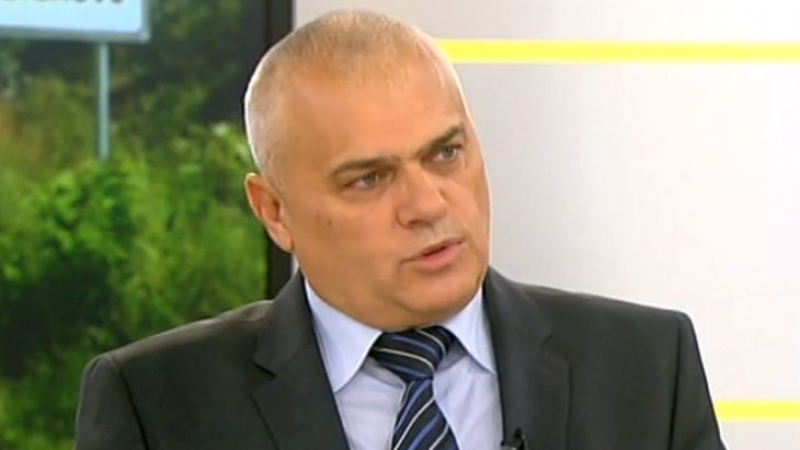 Вътрешният министър обясни защо са се наложили по-сериозни действия в Каменар, където роми буйстваха срещу полицаи