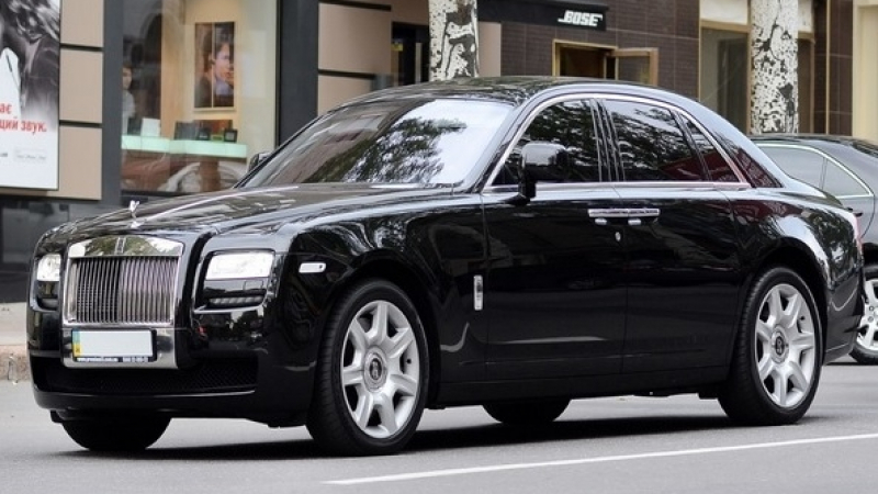 Общински съветник и наследник на акциите на Митьо Очите си купи първия Rolls-Royce Ghost