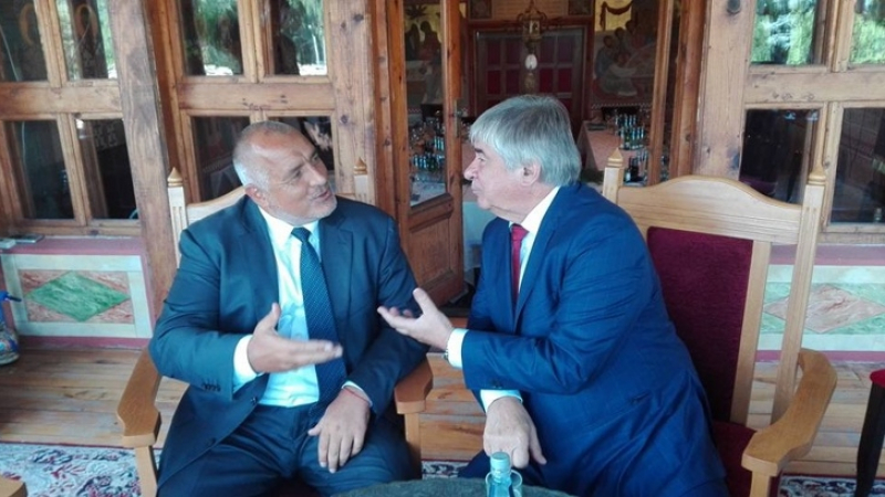 Борисов и руският посланик обсъдиха енергийното сътрудничество в Троянския манастир