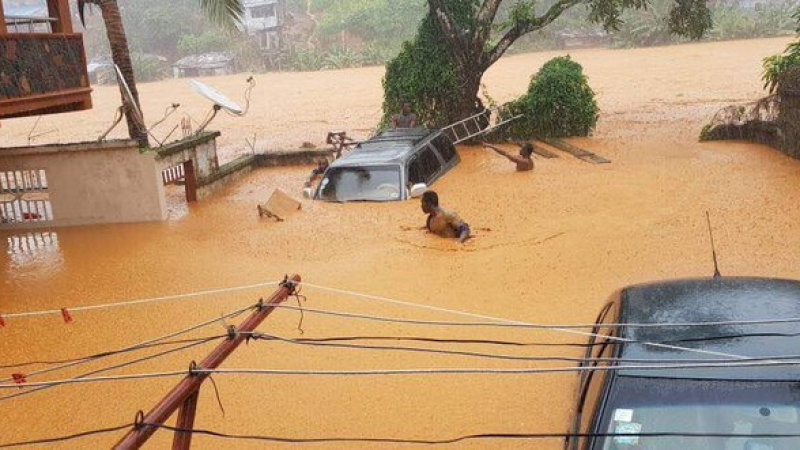 Трагедията в Сиера Леоне е огромна! Загинали са най-малко 400 души 