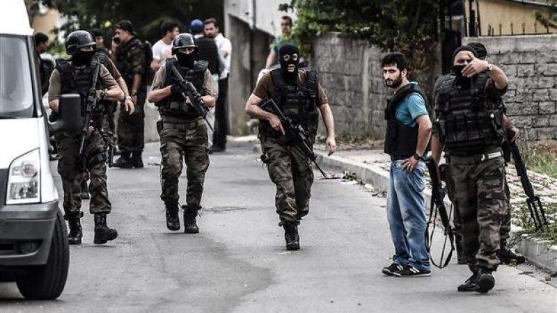 Истанбул е на нокти! Задържаха петима членове на "Ислямска държава", които искали да убиват хора 