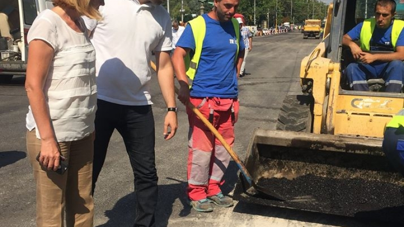 Фандъкова провери ремонта на Орлов мост и съобщи кога ще свършат мъките на шофьорите (СНИМКИ)