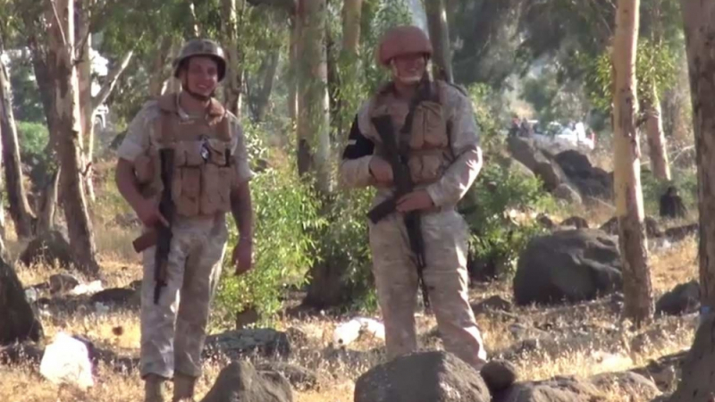 Уникални кадри: Руски военни за първи път се срещнали с "умерени опозиционери" в сирийската провинция Хомс (ВИДЕО)