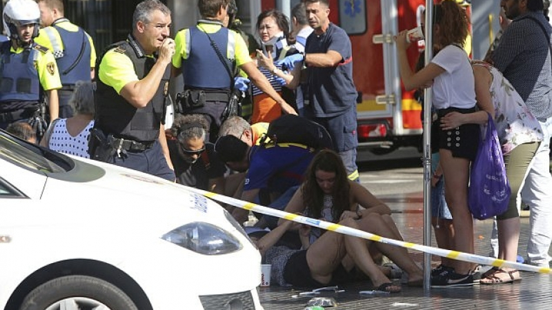 Изроди от "Ислямска държава" ликуват и празнуват кървавата баня в Барселона (СНИМКА)