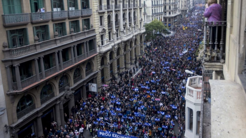 Разтърсващ коментар: Наскоро 200 000 в Барселона демонстрираха за повече бежанци, а те им благодариха сега!
