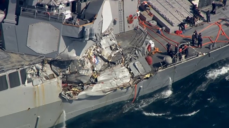 Уволняват командващия на Седми флот на САЩ заради тежките катастрофи с бойни кораби