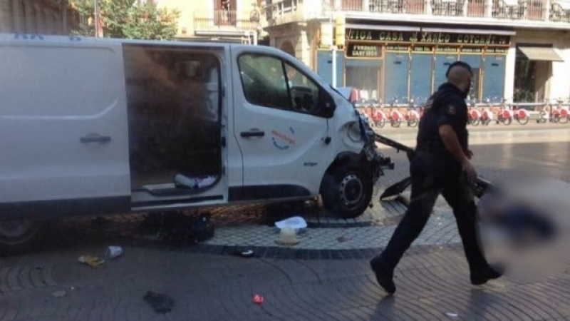 Имамът, радикализирал терористите от Каталуния, трябвало да бъде експулсиран, но съдията го оставил 