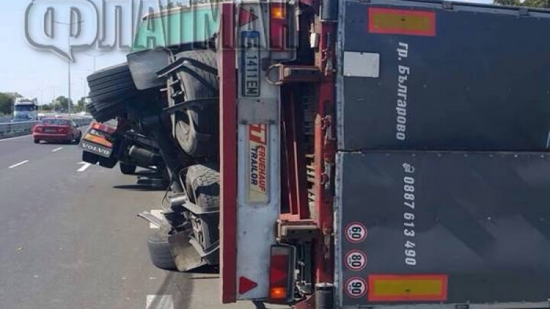 МВР проговори за мелето с камиона заради кюфтетата на Околовръстното в Бургас (СНИМКИ)