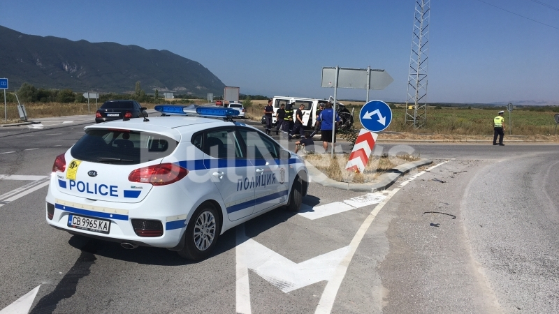 Извънредно! Тежка катастрофа между ТИР и "Мерцедес" на обхода на Враца, има ранени (СНИМКИ)