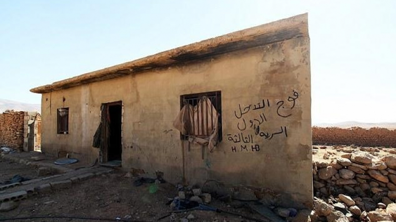 Ливанци показаха СНИМКИ от жилищата на терористите на ДАЕШ - живеели като свине