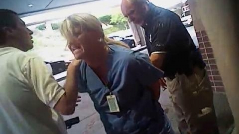 Американски полицай арестува медицинска сестра, но... (ВИДЕО)