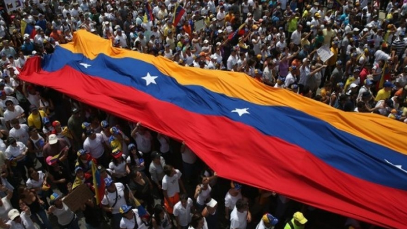 Депутат от опозицията във Венецуела търси подкрепа сред европейските лидери