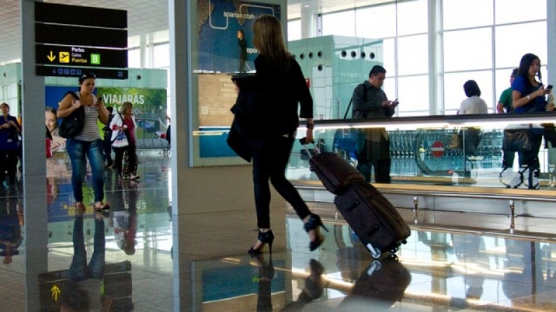 Бивша служителка на летище разкри какво НИКОГА да не обличате за пътуване със самолет