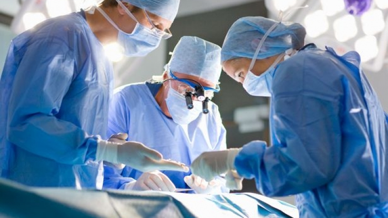 Уникална операция на сиамски близнаци бе извършена от лекари (СНИМКИ/ВИДЕО)