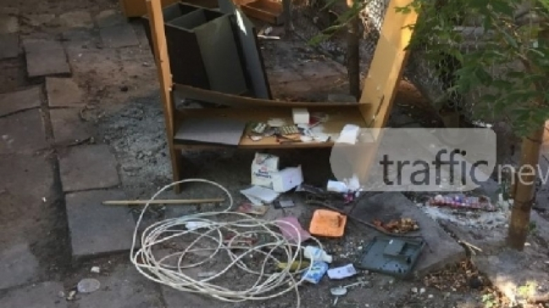 Пълен абсурд в Пловдив: Да си изхвърлиш старите лекарства на метри от ясла