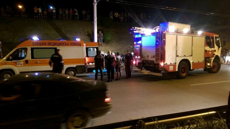САМО В БЛИЦ: Двама пострадаха в катастрофа на "Симеоновско шосе"