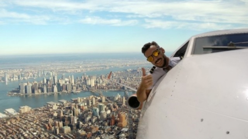 Снимките на пилот, който е хит в Instagram, са фалшиви