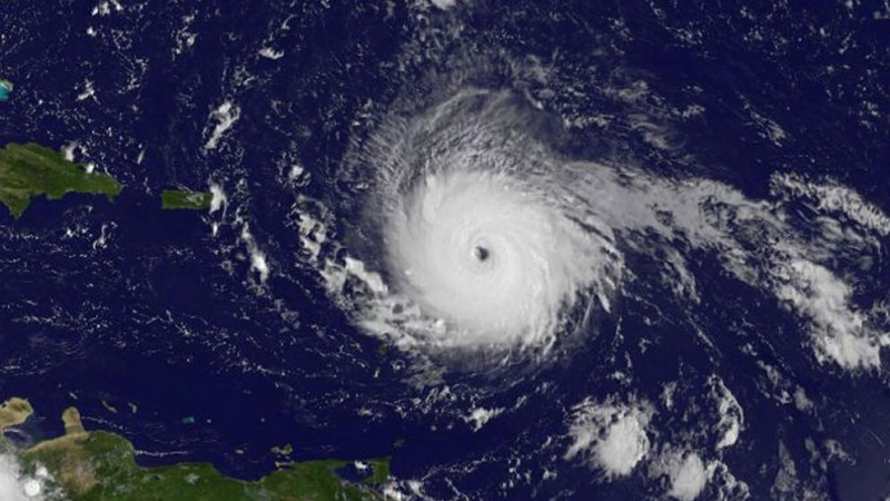 Известен екстремен метеоролог сподели графика за урагана "Ирма" с изненадващо явление (СНИМКА)