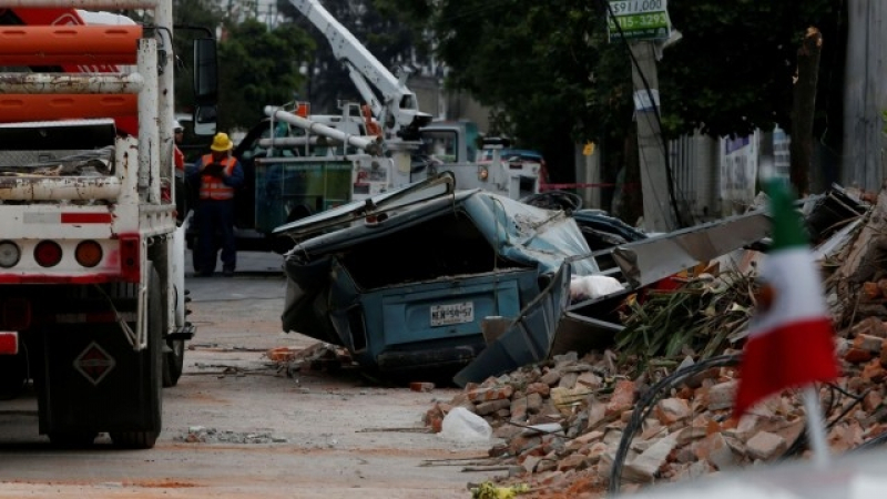 Расте броят на жертвите от земетресението в Мексико