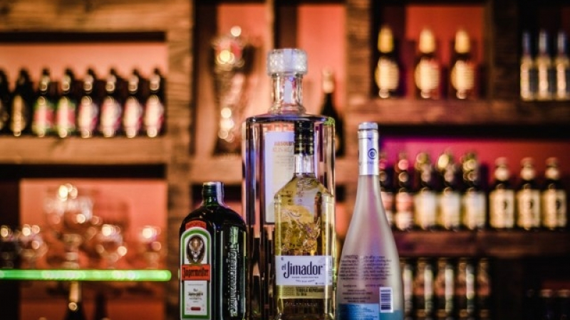 Кои са най-ниско и най-висококалоричните алкохолни напитки (СНИМКИ)
