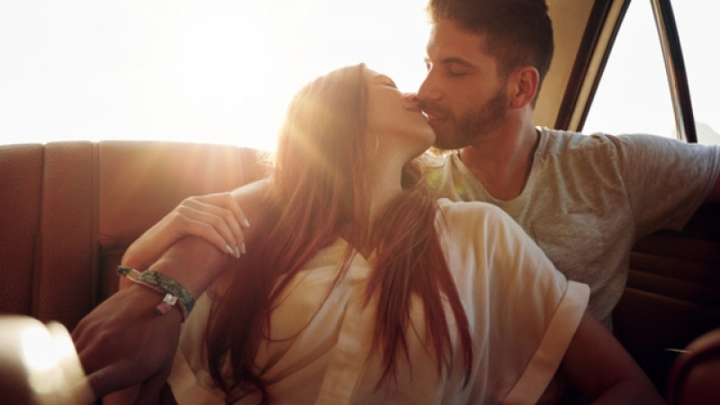 10 безотказни трика, които ще ви направят майстор на целувките