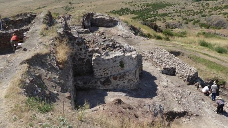 Бургаски археолози със сензационна находка при крепостта Русокастро, ценна колкото колекции в "Лувъра" и "Метрополитън"! 