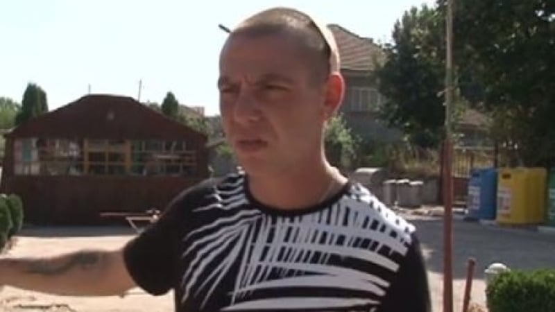 Младеж от Оряхово твърди, че полицаи го били с тъп предмет (ВИДЕО) 