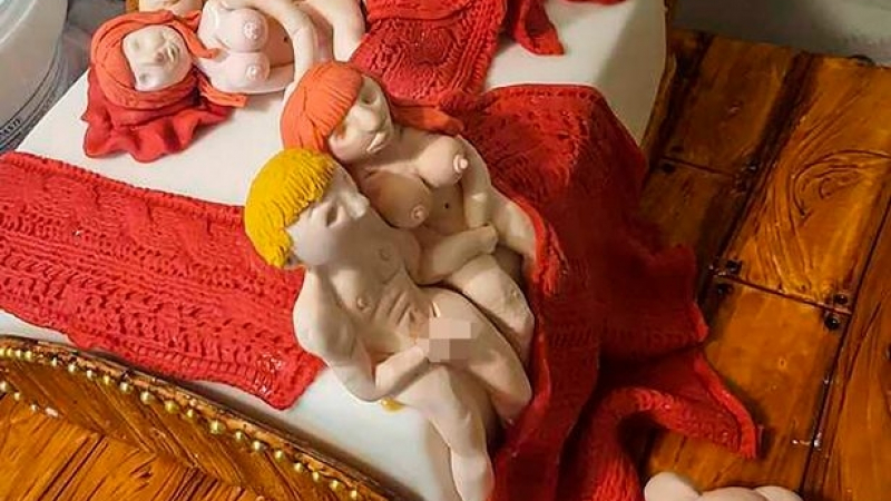 Не сте виждали по-извратен сладкиш! Анонимен клиент си поръча торта с оргии (СНИМКИ 18+)