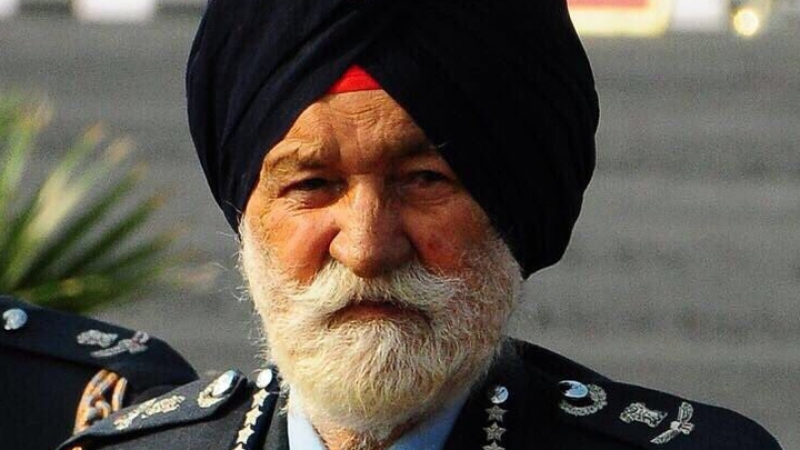 Умря 98-годишен маршал на ВВС на Индия