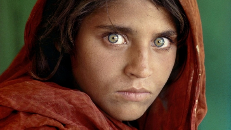 Вижте уникалните фотографии на Стив МакКъри за Афганистан (СНИМКИ)