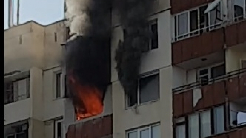 Сигнал до БЛИЦ: Пламна триетажна сграда в столичния квартал Илиянци, има пострадал