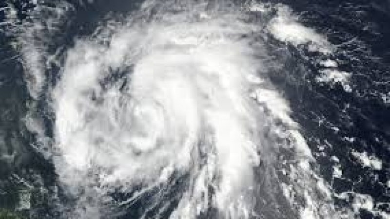 Ураганът "Мария" достигна до застрашителна степен